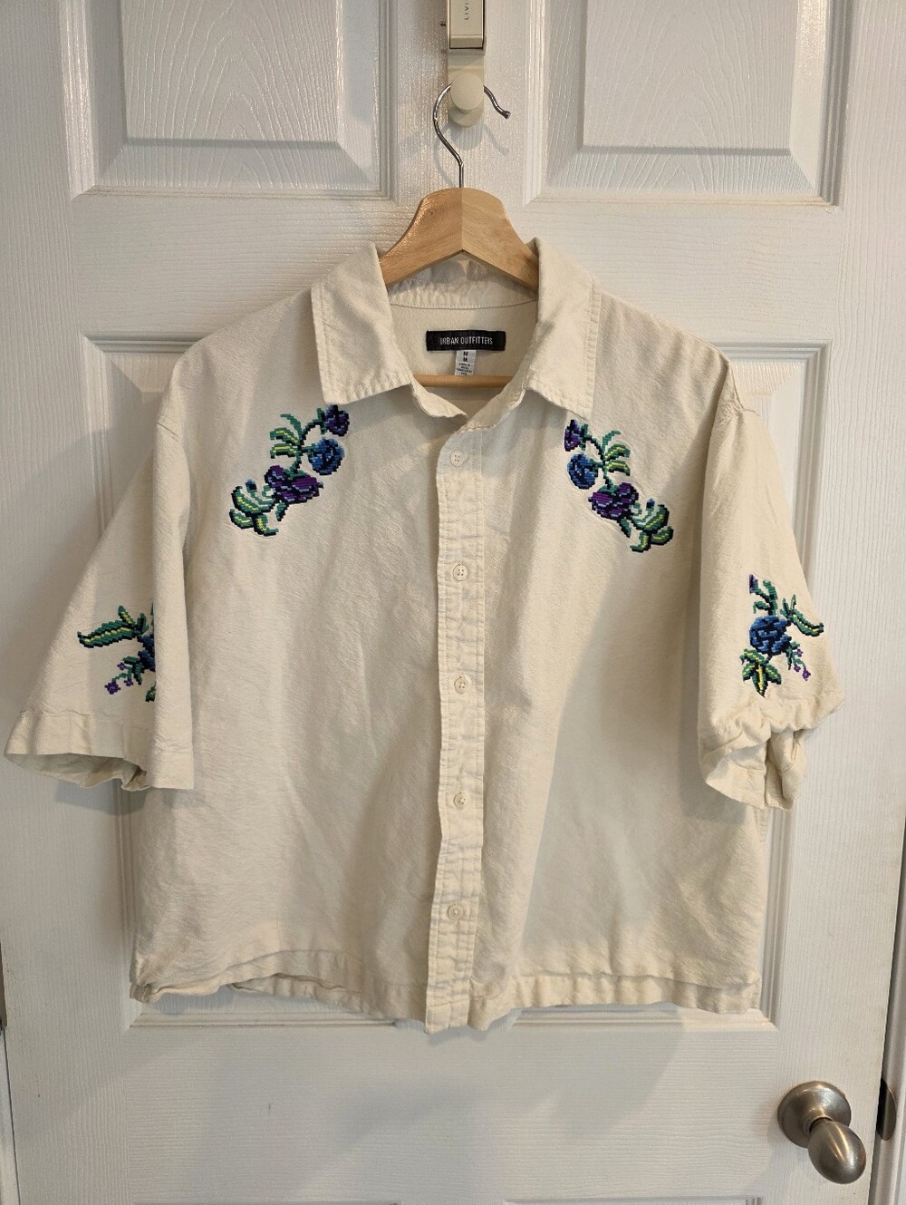 ​Urban Outfitters Cream Cross Stitch Floral Embroidered Button Down Shirt M